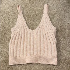 Cropped light pink top
